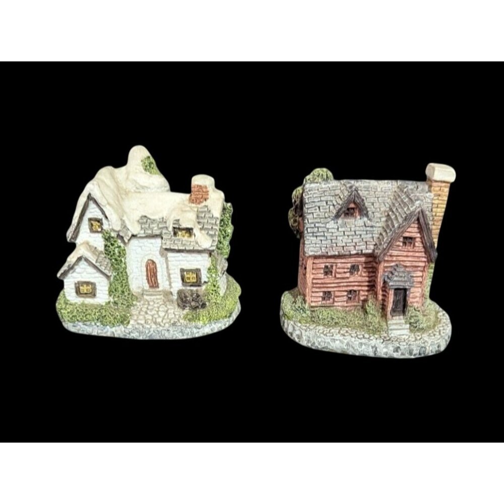 Museum Collections 1987 Winter & Critter Cottages Pair Small Hand-Painted Figure